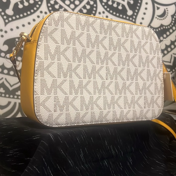 NWT Michael Kors Houston Crossbody - Picture 7 of 7